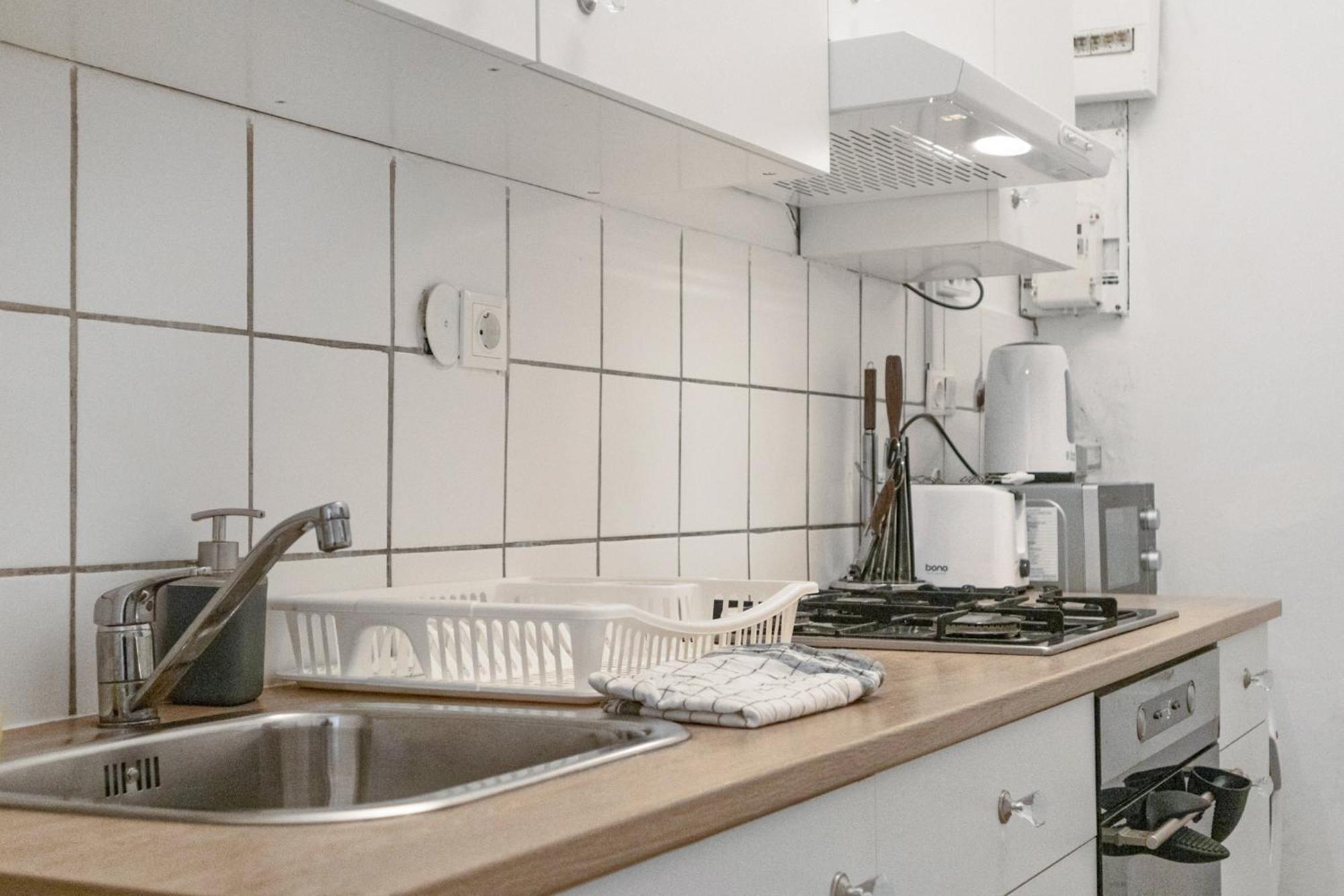 Charming 2br In The Heart Of